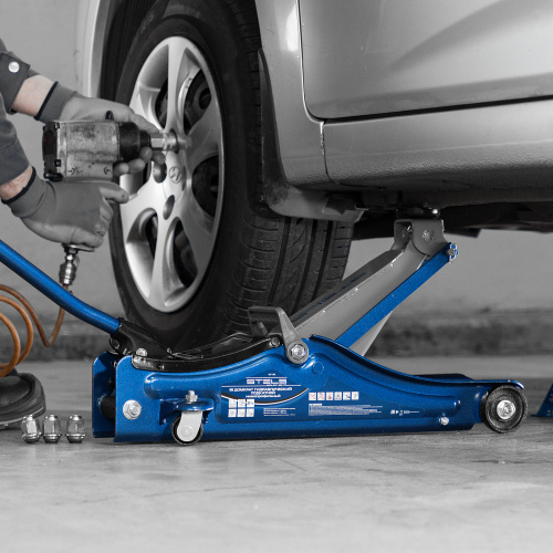 Домкрат гидравлический подкатной, 2 т, Low Profile, 80-380 мм Stels по ценам производителя в Краснодаре с доставкой по всей России