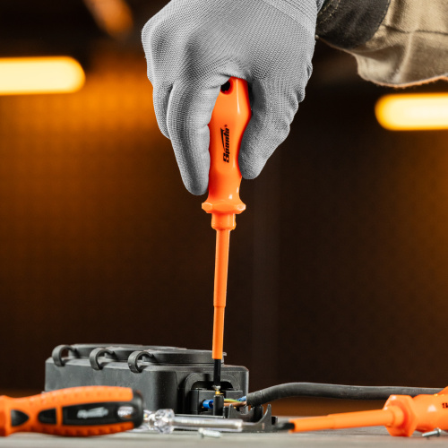 Набор отверток, PH, SL-5 шт, диэлектрические 2 шт, пробник на 220 В-1 шт, 8 шт Sparta по ценам производителя в Краснодаре с доставкой по всей России