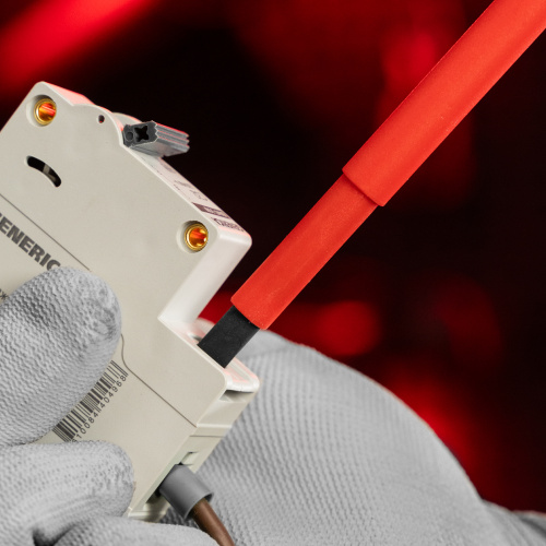 Набор диэлектрических отверток 7 шт, до 1000 В, пробник электрический до 250 В, двухкомпонентные рукоятки Matrix Professional по ценам производителя в Краснодаре с доставкой по всей России