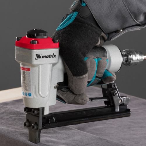 Степлер пневматический для прямоугольных скоб от 6 до 13 мм Matrix по ценам производителя в Краснодаре с доставкой по всей России