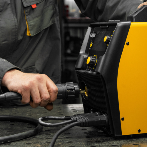 Аппарат инвертор. полуавтомат. cварки IMIG-185SDR, 180 А, ПВ 60%, катушка 5 кг Denzel по ценам производителя в Краснодаре с доставкой по всей России