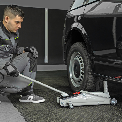 Домкрат гидравлический подкатной, 3 т, высота подъема 150-530 мм Matrix по ценам производителя в Краснодаре с доставкой по всей России