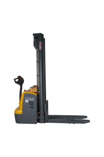 Штабелер самоходный 1,5 т 5,6 м XILIN CDDR15-III 24/200 В/Ач (сопровождаемый) по ценам производителя в Краснодаре с доставкой по всей России