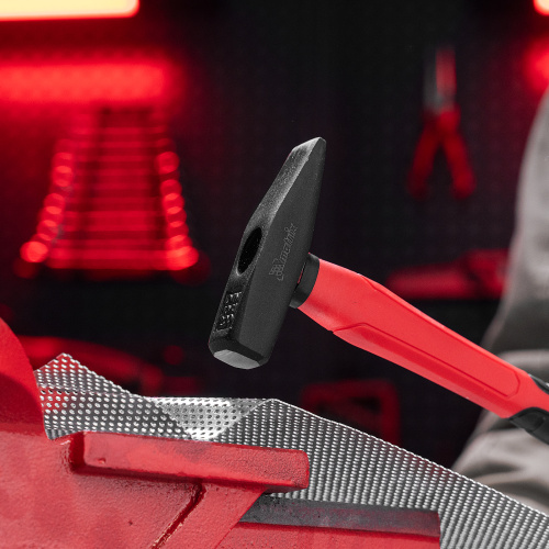 Молоток слесарный optimal, 200 г, фибергласовая обрезиненная рукоятка, квадратный боек Matrix по ценам производителя в Краснодаре с доставкой по всей России