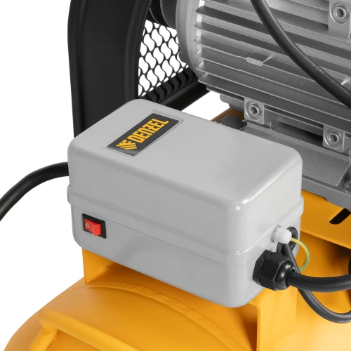 Компрессор воздушный BCW3000-T/100, ременный привод, 3.0 кВт, 100 литров, 520 л/мин Denzel по ценам производителя в Краснодаре с доставкой по всей России