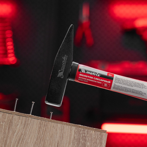 Молоток слесарный, 200 г, фибергласовая обрезиненная рукоятка Matrix по ценам производителя в Краснодаре с доставкой по всей России