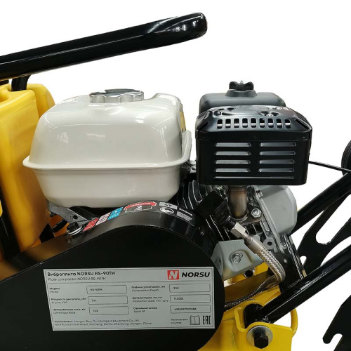 Виброплита бензиновая прямоходная NORSU RF-90TH (колесный комплект, бак для воды) по ценам производителя в Краснодаре с доставкой по всей России