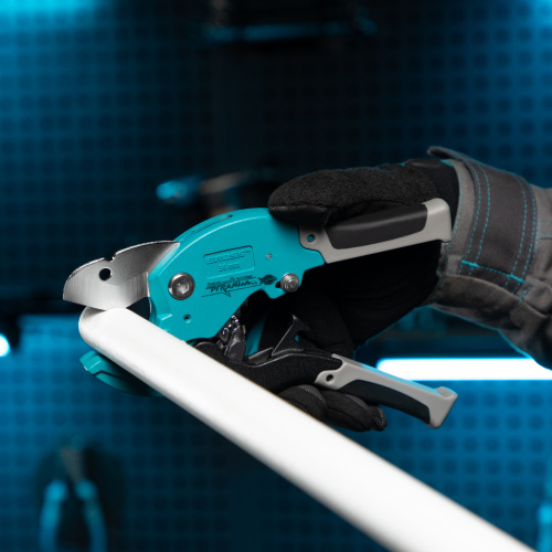 Ножницы для резки изделий из ПВХ, D до 36 мм, двухкомпонентные рукоятки, рабочий стол для плоских изделий Gross по ценам производителя в Краснодаре с доставкой по всей России