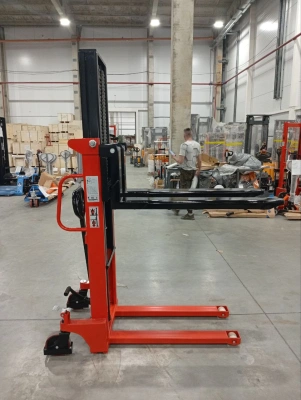 Штабелер гидравлический 1,5 т 2,0 м TOR CTY-EH с раздвижными вилами по ценам производителя в Краснодаре с доставкой по всей России