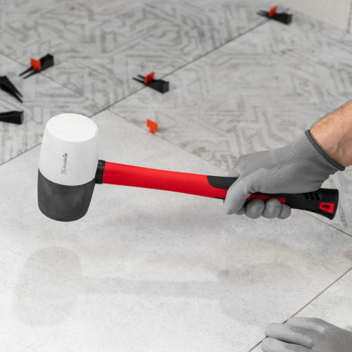 Киянка резиновая, 910 г, черно-белая резина, фибергласовая рукоятка Matrix по ценам производителя в Краснодаре с доставкой по всей России