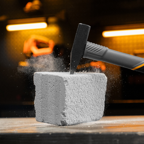 Молоток слесарный, 300 г, кованый, фибергласовая рукоятка c TPR покрытием Denzel по ценам производителя в Краснодаре с доставкой по всей России