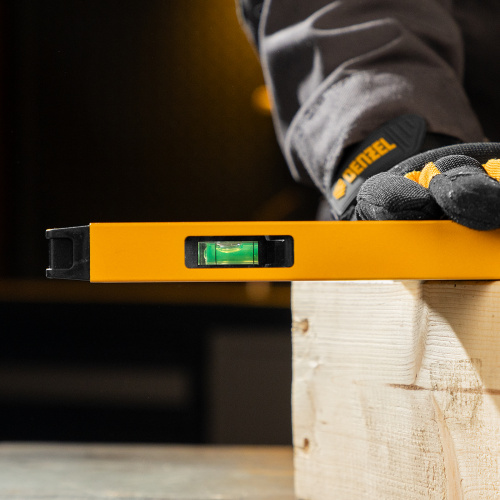 Уровень алюминиевый, магнит., фрезерованный, 3 глазка (1 зеркал.) 0,5 мм/м, 400 мм Denzel по ценам производителя в Краснодаре с доставкой по всей России