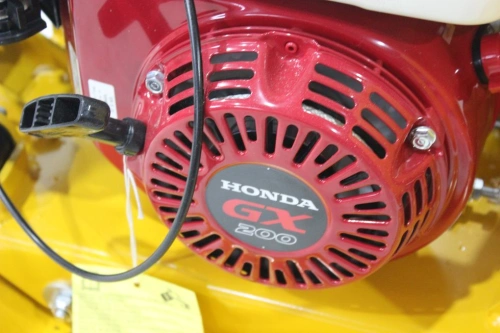 Виброплита 95 кг, 20кН (Honda) бак, коврик, колесный комплект TOR T-90 по ценам производителя в Краснодаре с доставкой по всей России