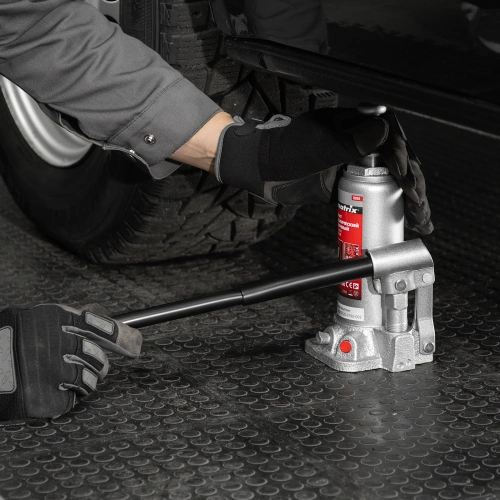 Домкрат гидравлический бутылочный, 4 т, высота подъема 194-372 мм, в пластиковый кейсе Matrix по ценам производителя в Краснодаре с доставкой по всей России