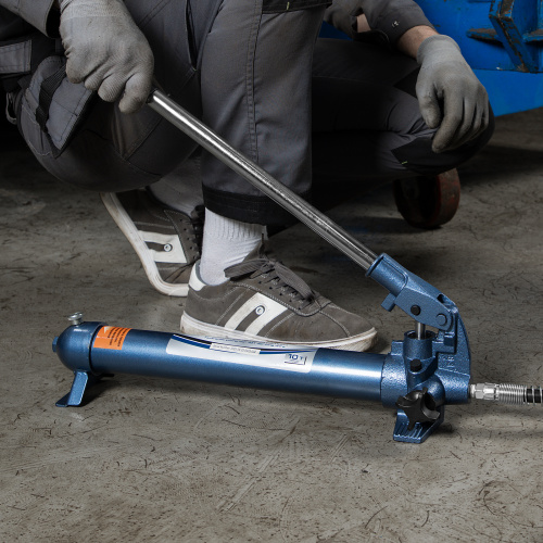 Растяжка гидравлическая, 10 т, набор из 17 предметов, 7 сменных насадок, в пластиковом кейсе Stels по ценам производителя в Краснодаре с доставкой по всей России