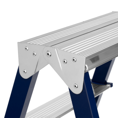 Стремянка двусторонняя 3 ступени, стальная, Сибртех по ценам производителя в Краснодаре с доставкой по всей России